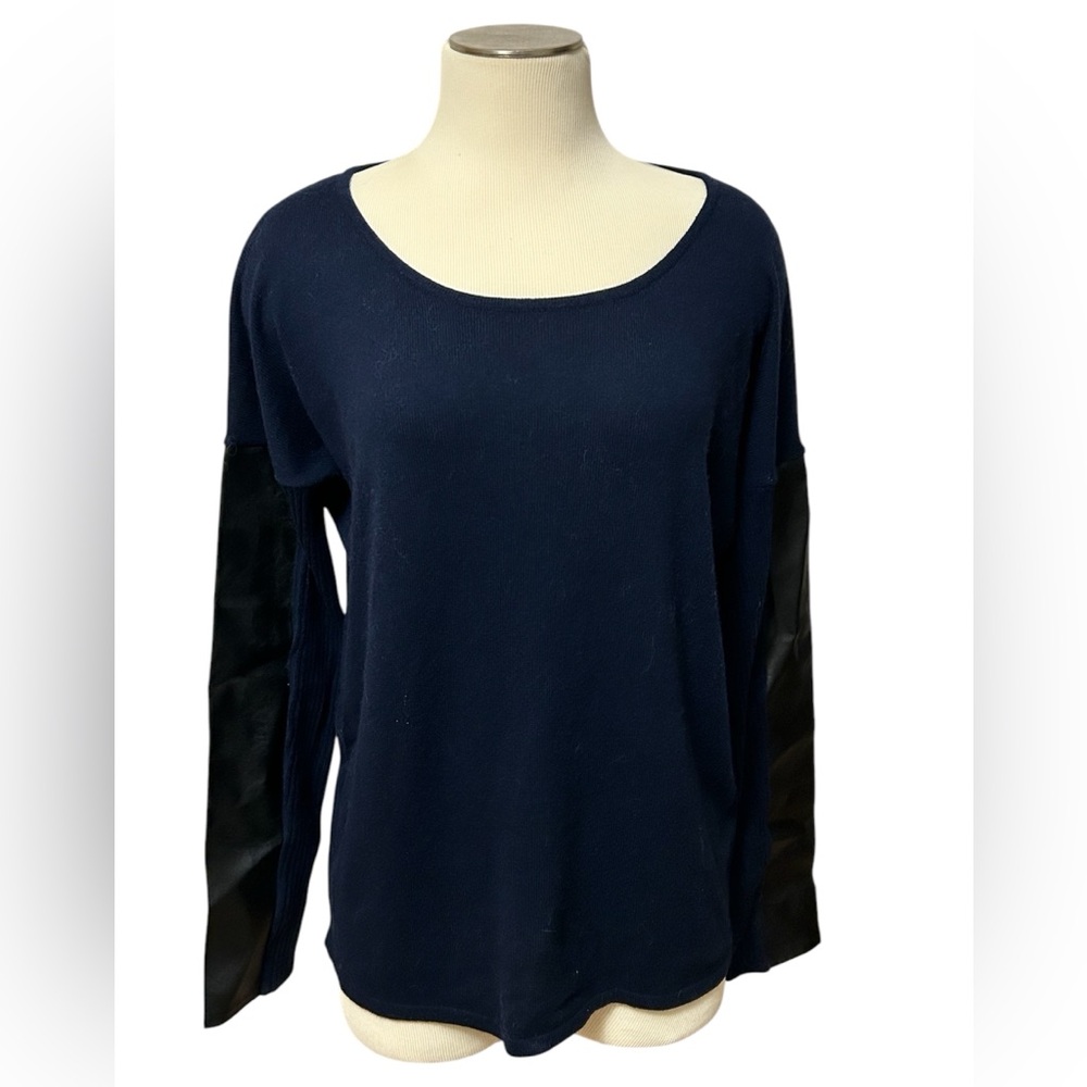 EUC! Navy Silk/Cashmere Scoop Neck Sweater w/Faux Leather on long sleeves Size L